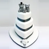 Свадебный торт "Сердце с мишками"