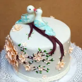 Торт "Влюбленные голубки на веточке"